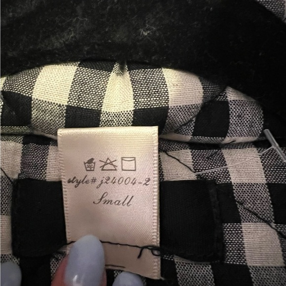 Women’s Vest - Picture 2 of 2